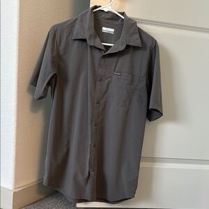 Columbia Gray Casual Button Down Shirt Lightweight